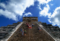 на фото Древний город майя на полуострове Юкатан