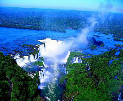 Водопады на реке Игуасу, Аргентина, Бразилия, Южная Америка.