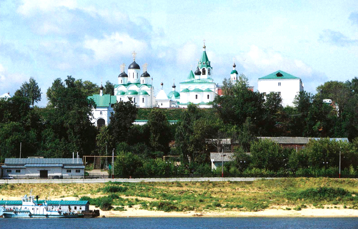 на фото Спасо-Преображенский монастырь