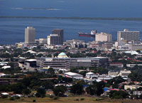 на фото Кингстон (столица Ямайки)