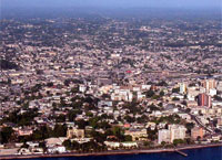 на фото Либревиль (столица Габона)