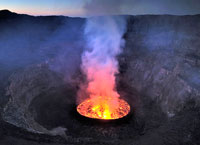 на фото Ньирагонго (вулкан)
