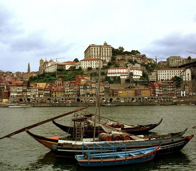 Порту - Город в Португалии на реке Дору.