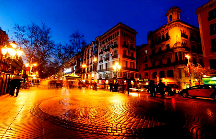 на фото Старый город — Барселона