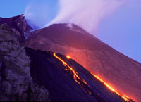 на фото Стромболи (остров-вулкан)