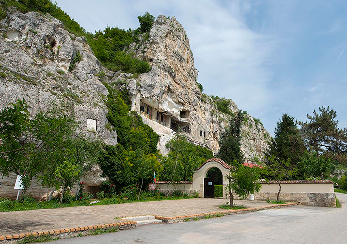 Пещерные церкви Иваново и природный парк «Русенский Лом»
