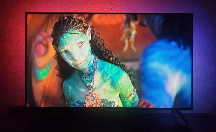 на фото Подсветка Ambilight от Philips